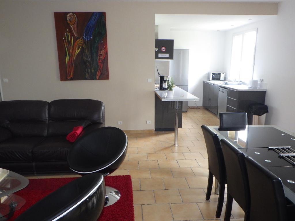 Les Gites Du Vieux Frene Longavesnes Exterior foto