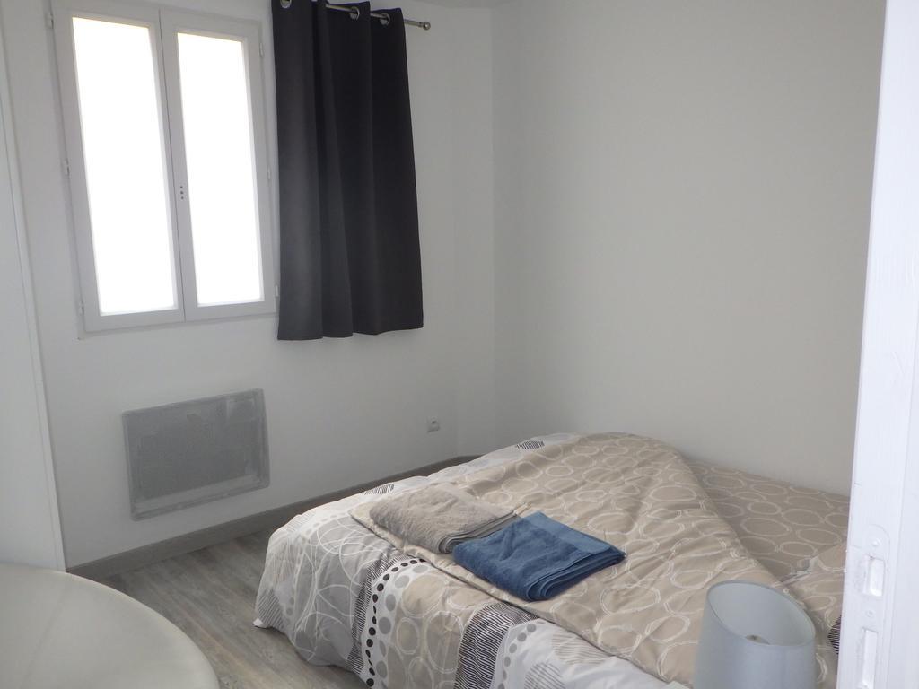 Les Gites Du Vieux Frene Longavesnes Exterior foto